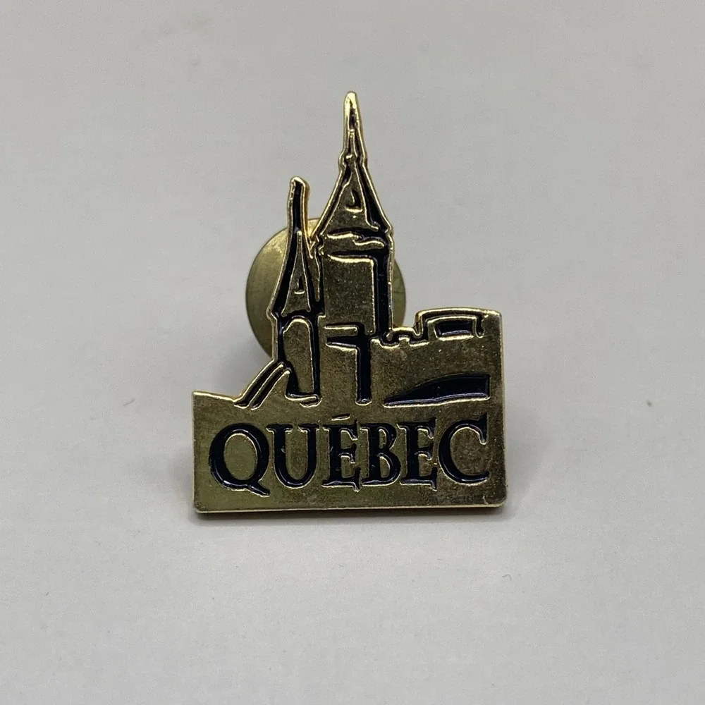 Quebec Canada Building Travel‎ Souvenir Lapel Hat Pin